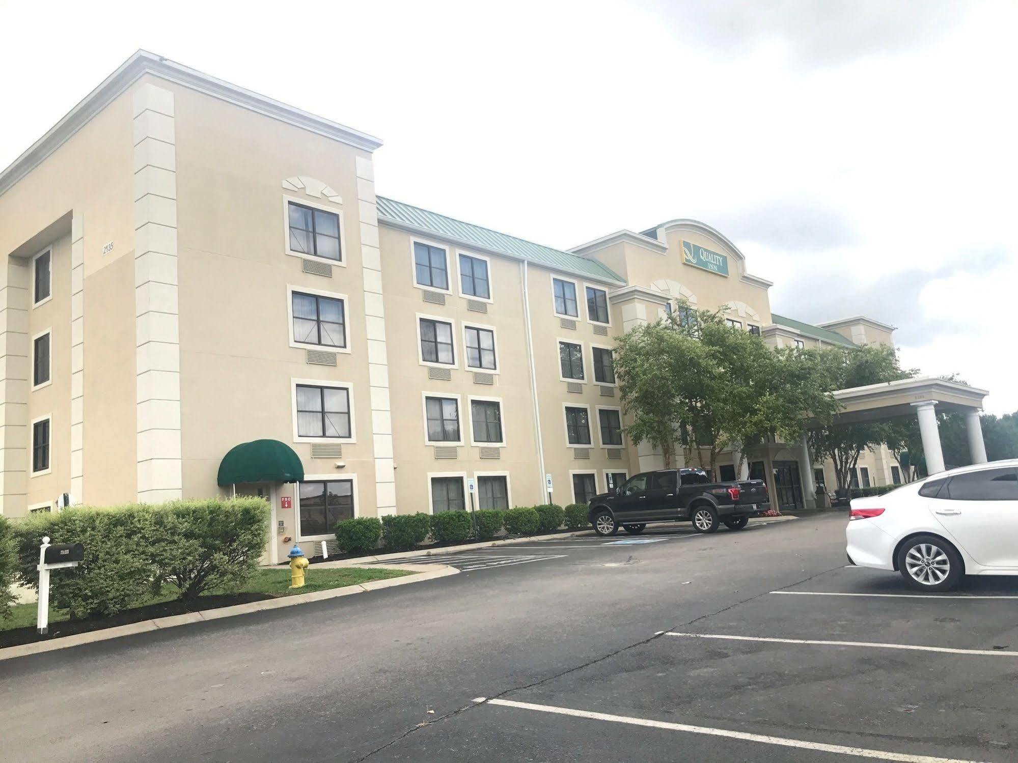 Quality Inn Murfreesboro-University Area Eksteriør billede